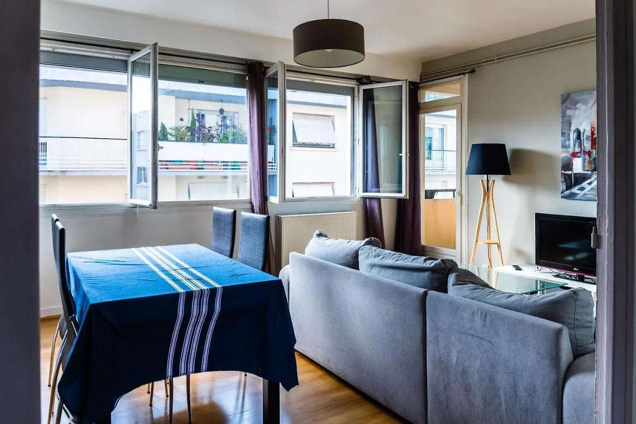 Le Voltaire -2 Chambres- 70M2- Hypercentre-Parking-Wifi Fibre- Nouvelle Literie Tarbes Apartamento