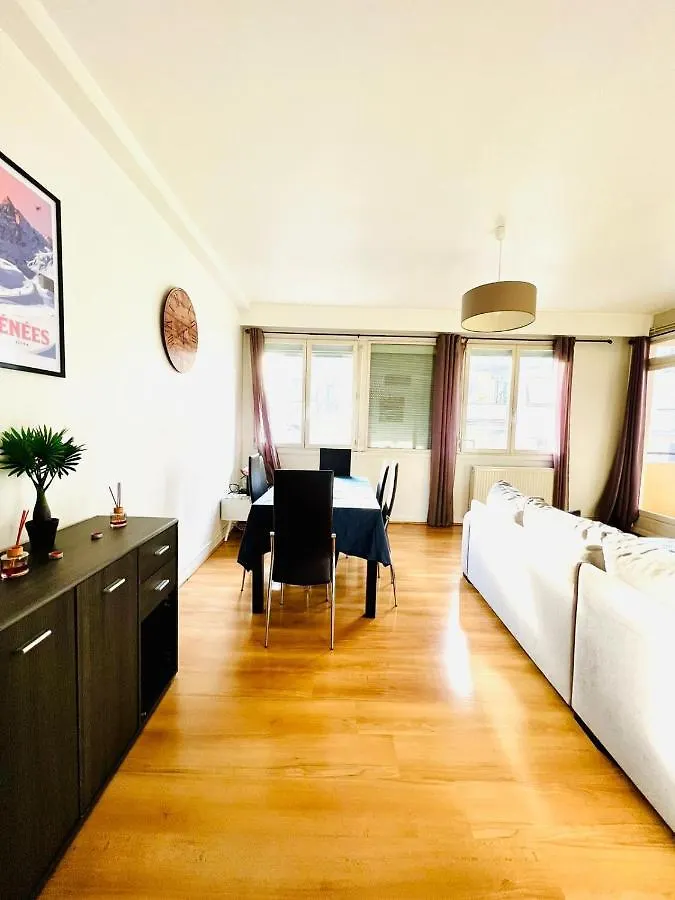 Le Voltaire -2 Chambres- 70M2- Hypercentre-Parking-Wifi Fibre- Nouvelle Literie Tarbes
