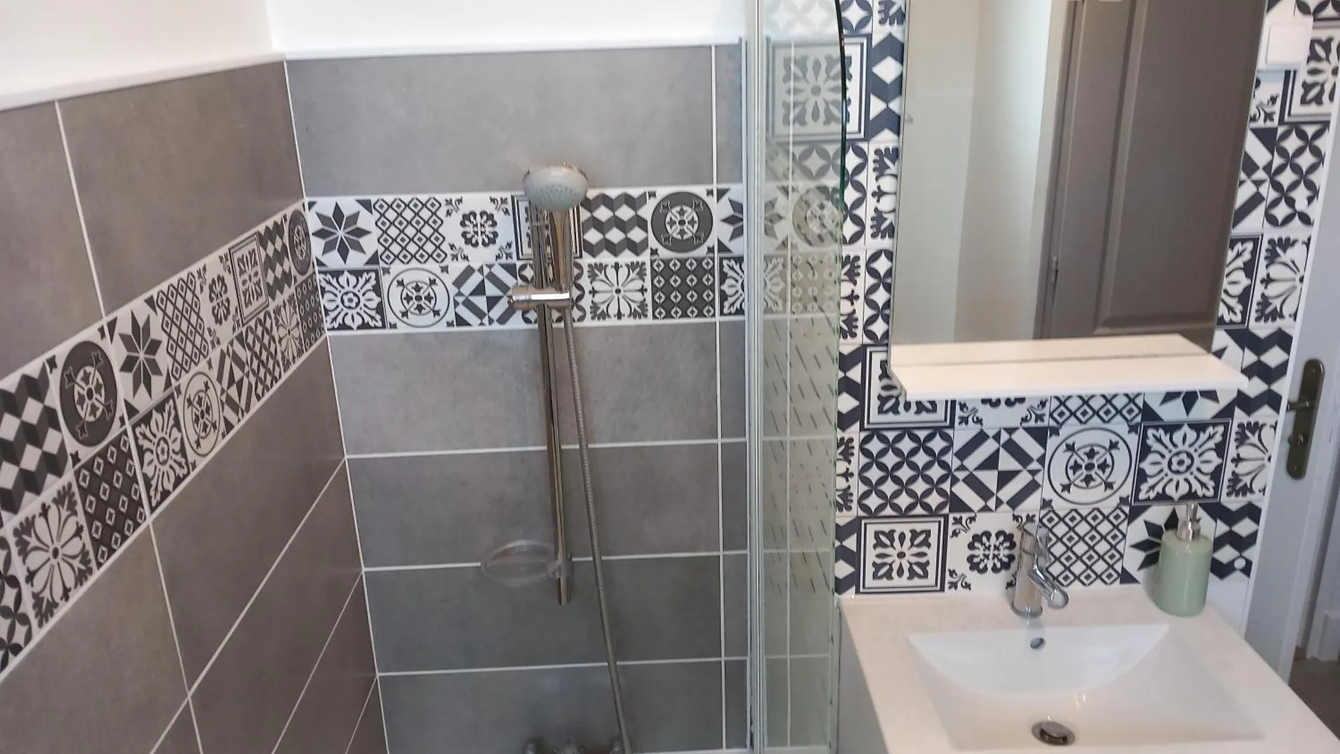 Le Voltaire -2 Chambres- 70M2- Hypercentre-Parking-Wifi Fibre- Nouvelle Literie Tarbes